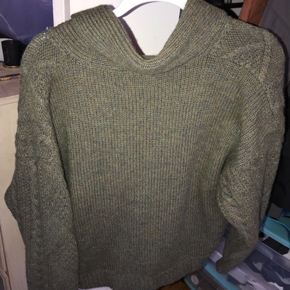 Sweater - Picture 7 of 7